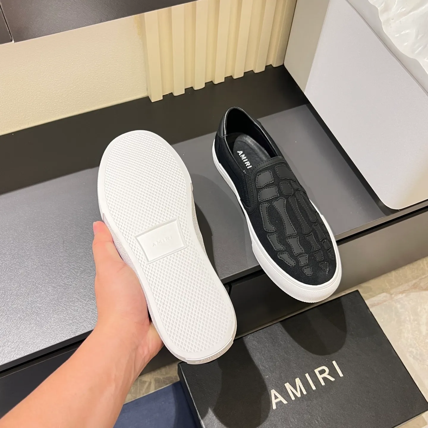Men's shoes 💰p420, amiri The top purchasing agent for bone shoes 🔍🔍 is on sale at the men's counter at the same time. Cowhide is paired with 5D dynamic design style.